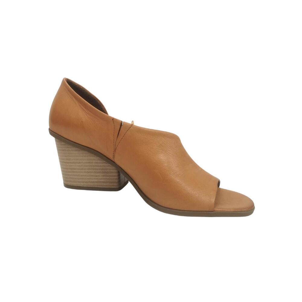 NEW BUENO women's holly sandal in tan